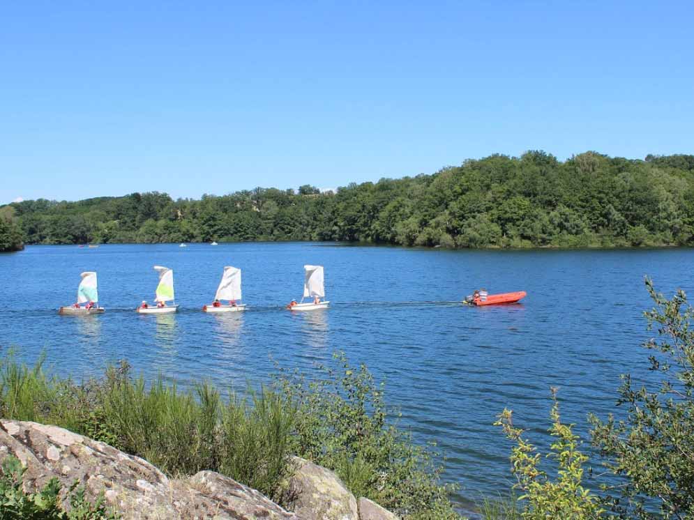 bateaux à voile lac pont de salars