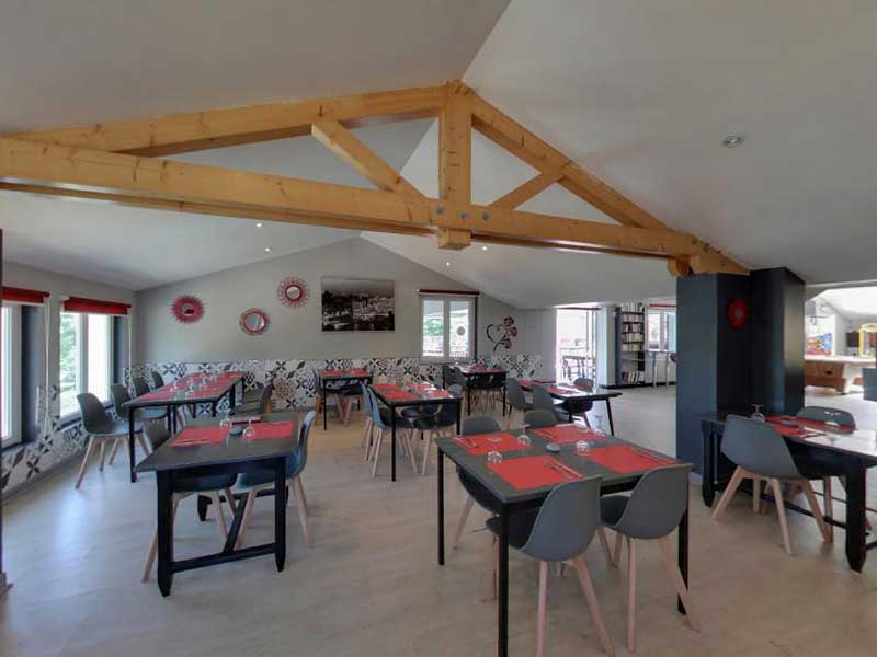 salle de restaurant camping Pont de Salars